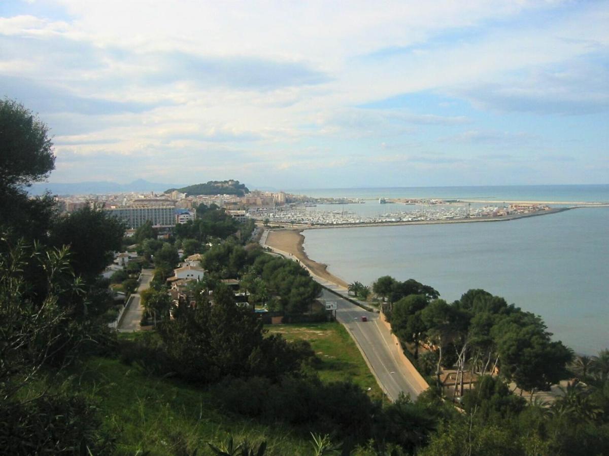 Chalet Adosado En Urbanizacion Con Precioso Jardin Dénia Esterno foto