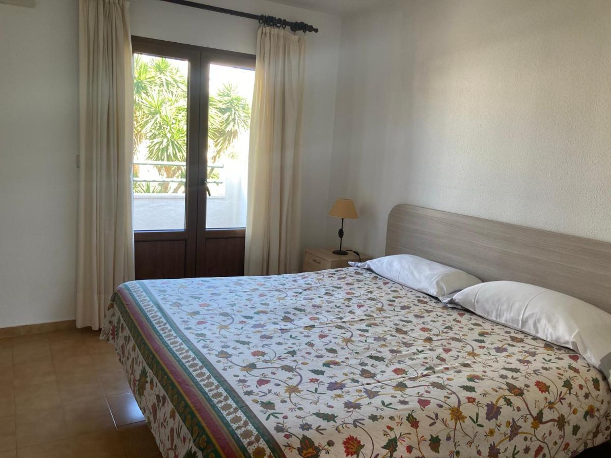 Chalet Adosado En Urbanizacion Con Precioso Jardin Dénia Esterno foto